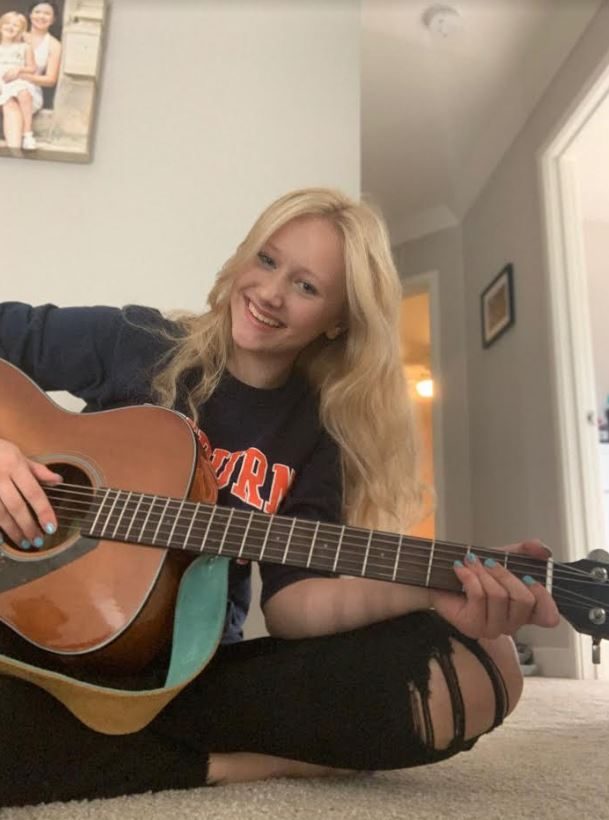 5 Fast Facts about singer Caroline Grace 2 caroline grace selfie